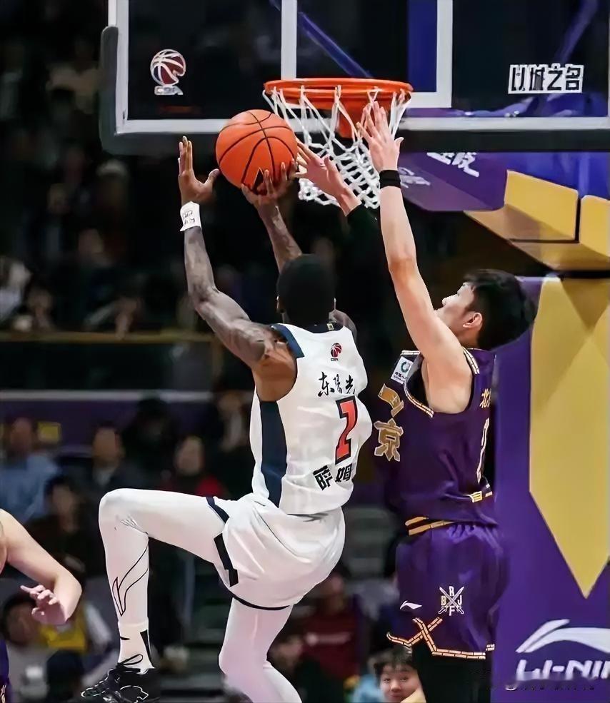 广东残阵客场险胜北京北控，一战看清了这三位球员，张庆鹏点评萨姆纳一针见血。一，