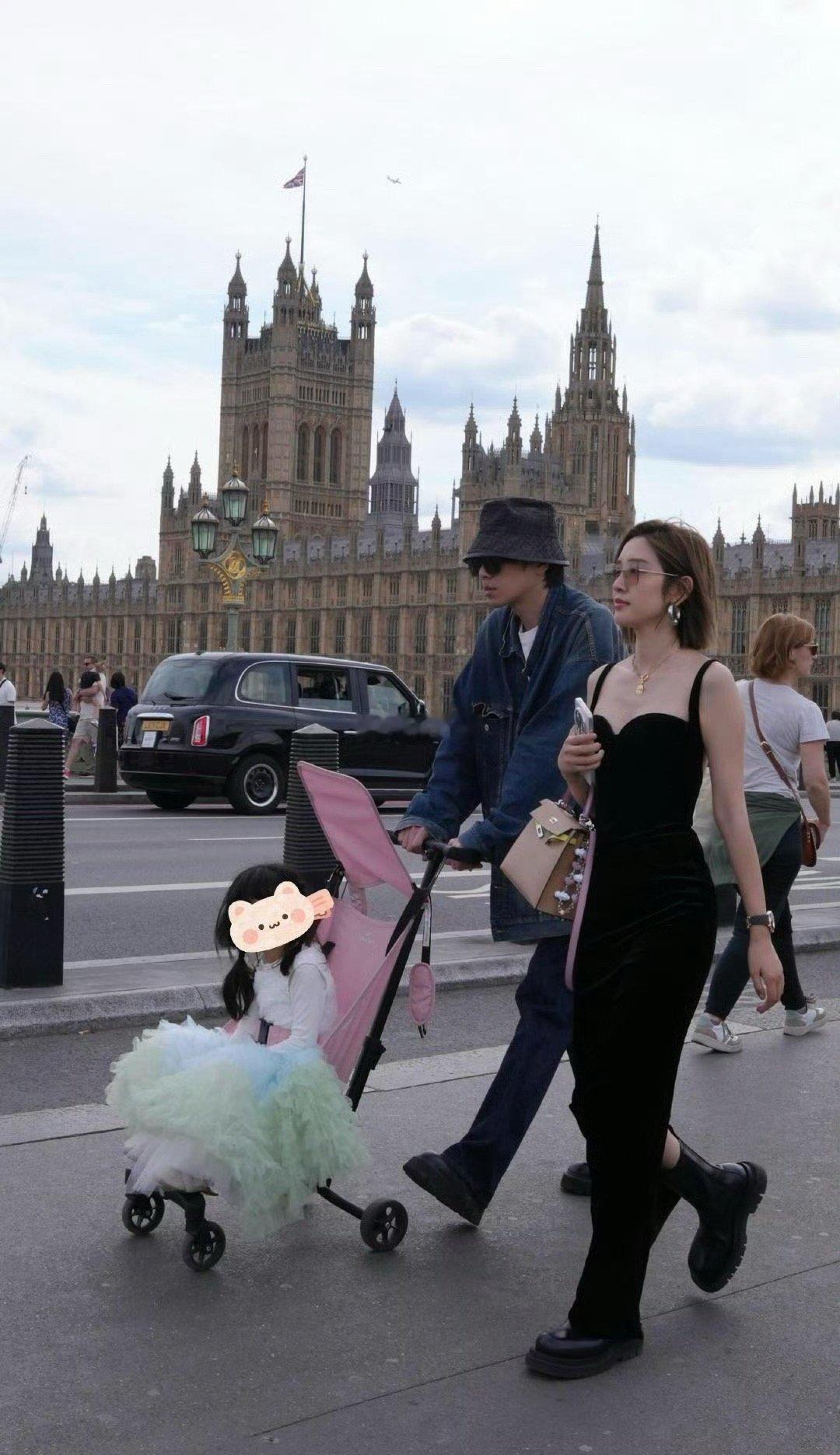 网友伦敦偶遇张若昀唐艺昕了！这张拍的超带感……