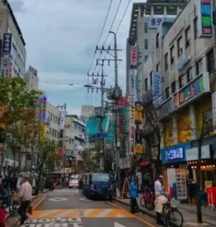 美国华人劝国人自省？韩国反华、博鳌空席，真相根本不在我们身上继新加坡、马来西