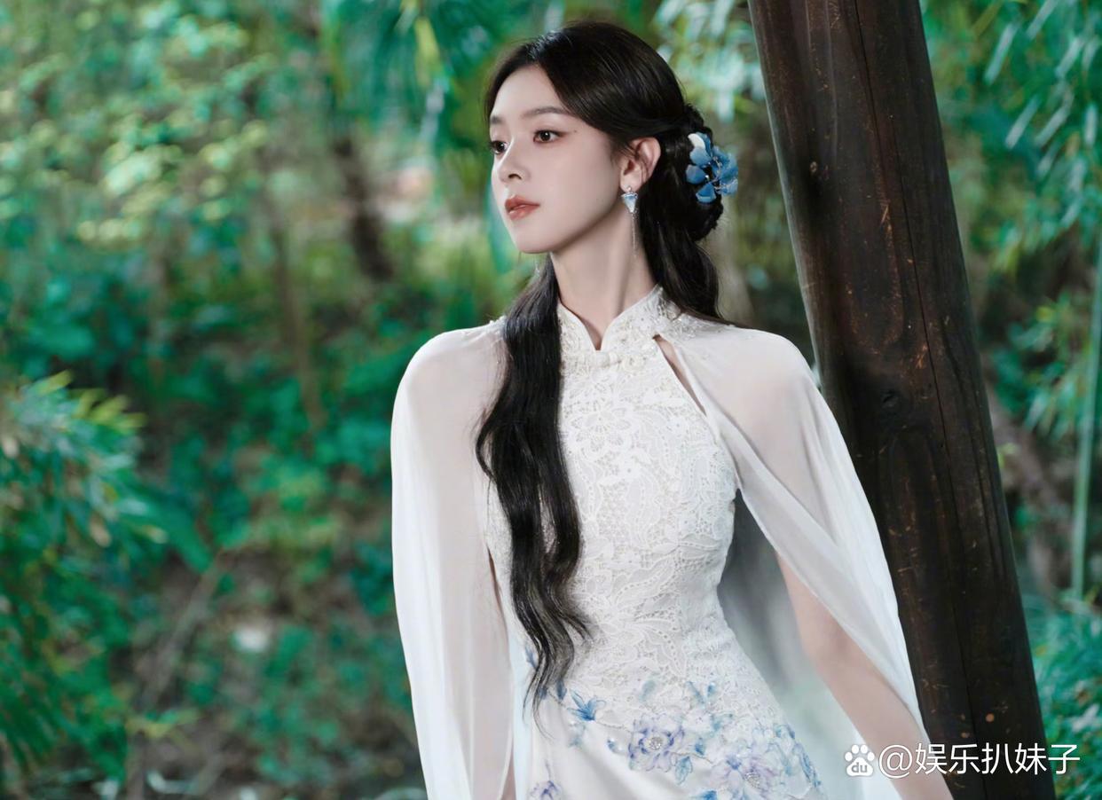 1.迪丽热巴最近因为开粉丝见面会不收钱，被一些同行艺人给蛐蛐了，说她搞这种免费活