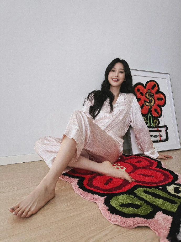 张俪地板不凉吗？jiojio不冷吗