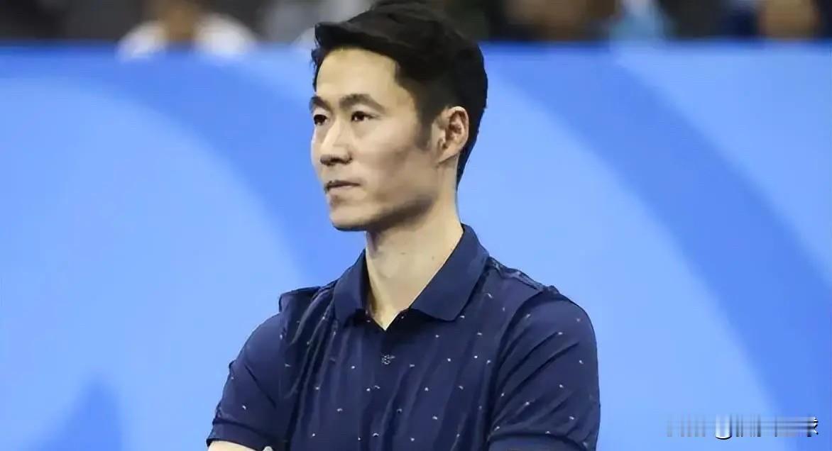 总教练竞聘结果迟迟未公布，2个可能原因分析：按原计划31日下午5点就该有消息