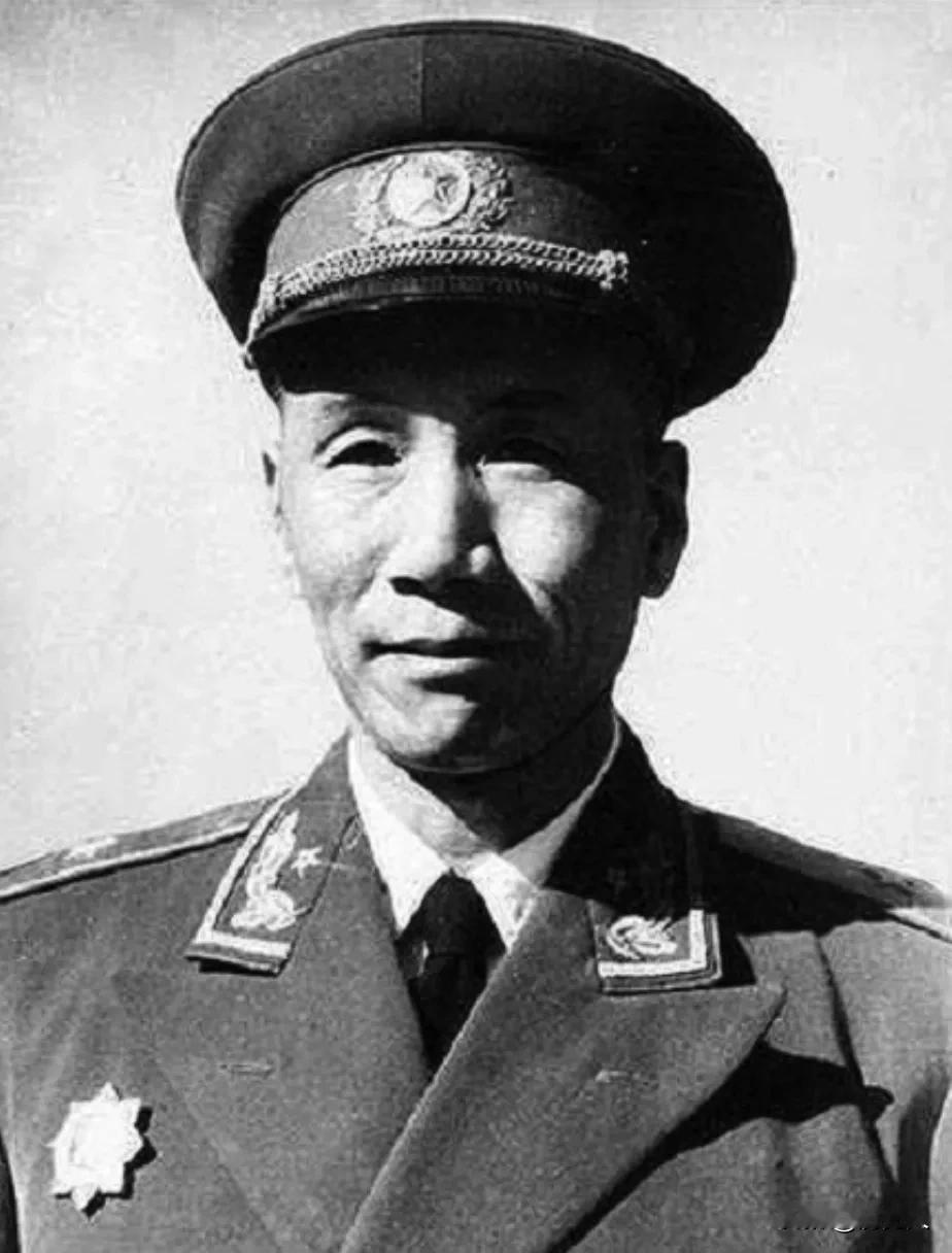 1941年深夜惊魂！开国少将遇刺肠外流，躺血泊装死保命：还得忍1941年，