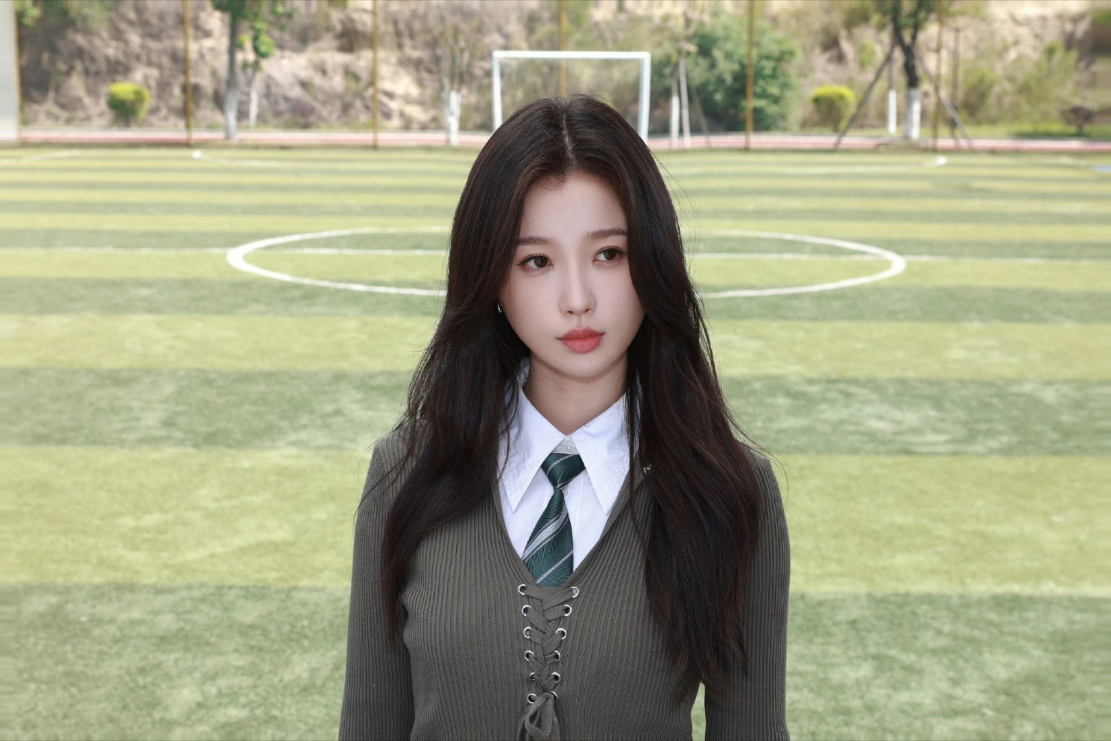 林晚星衣橱——95后女老师一天怎么穿虞书欣
