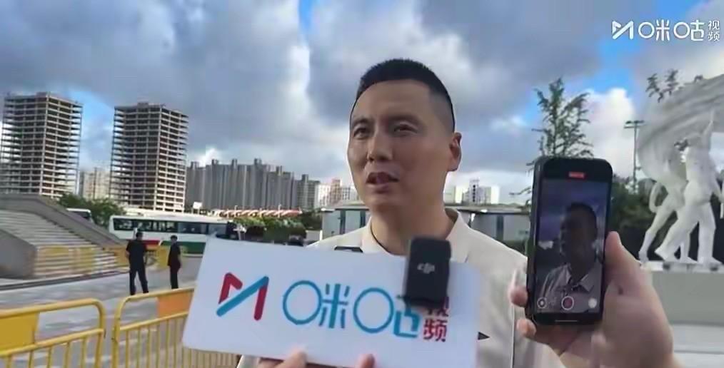 上海男篮最近表现积极，外援内援都有签约，还会有惊喜但目前都是传闻。最近传闻焦泊乔