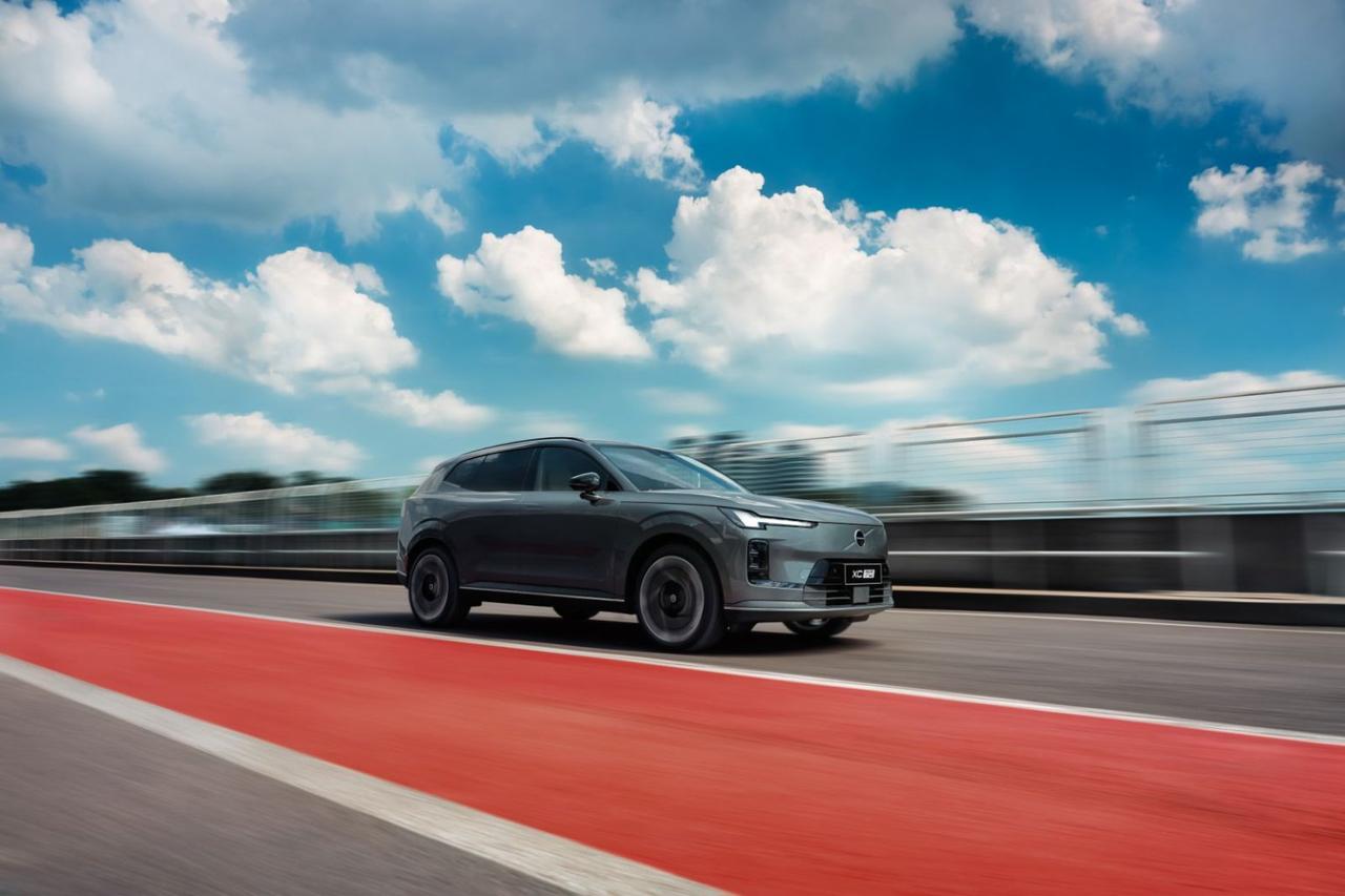 沃尔沃全新XC70正式上市！“超混全能王”来了千呼万始出来，沃尔沃全新XC7