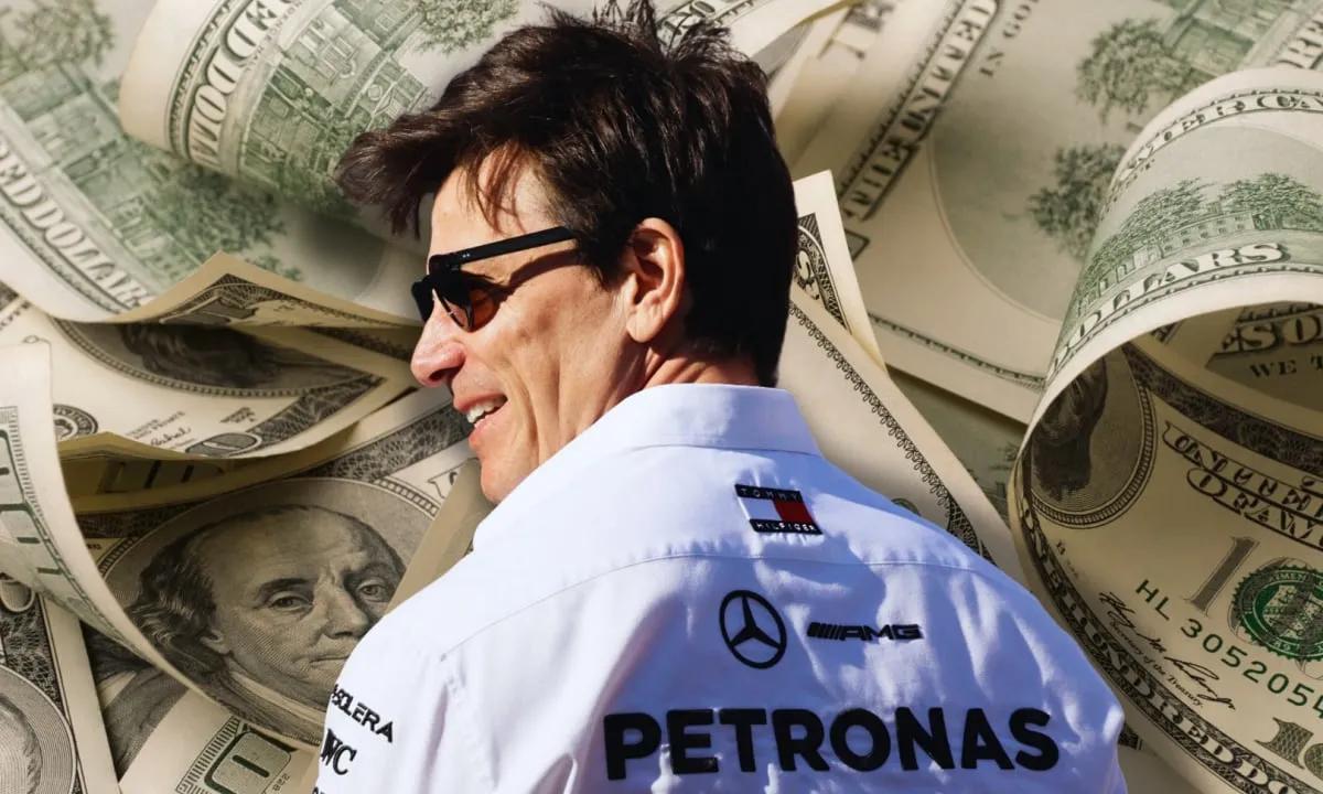 #f1#托托·沃尔夫确认，他正在围绕着目前的一位F1车手进行转会谈判。虽然拉