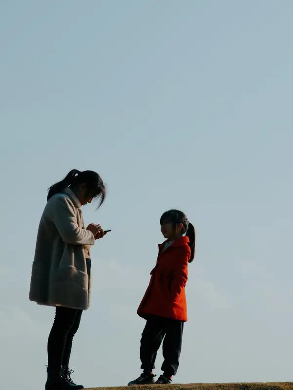 孩子告诉我，我范了严重错误，指导侄女读文科，导致她以后找工作难，就业了薪水也会很