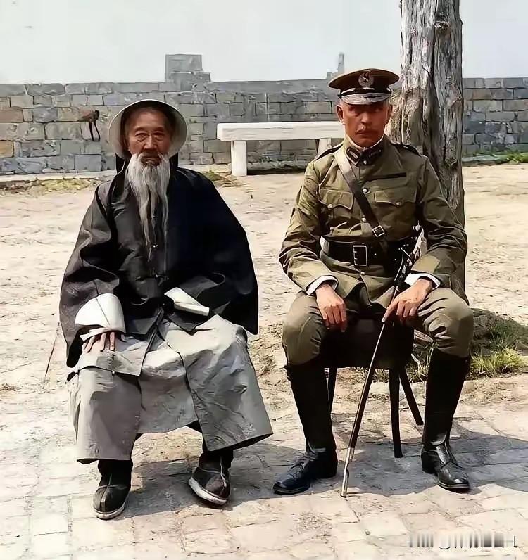 看到这张历史老照片，引发无限的感叹：网上流传的满清政权误我中华发展三百年，一点也