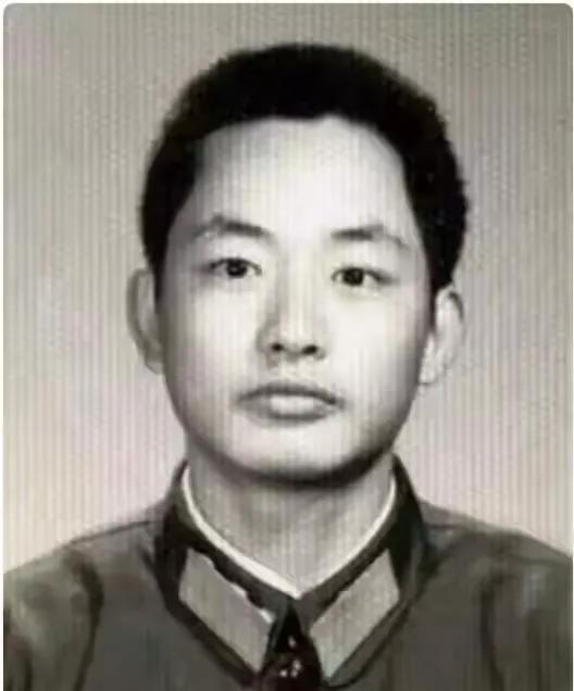 1984年6月17日，解放军某团8连3排进驻老山142高地，但接下来同越军的较量