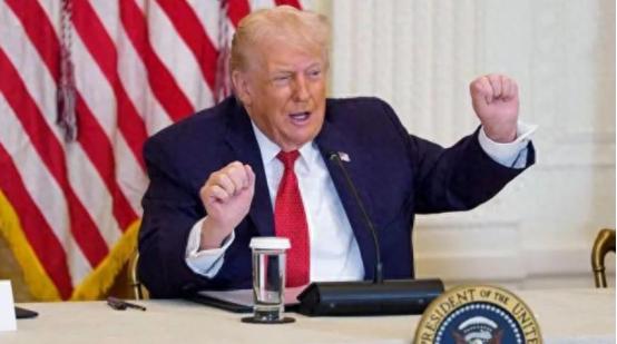 美国国债遭疯狂做空！瑞典抛售88亿美元！中国早已大量抛售？ 1月27日