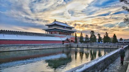 今天咱们聊的这所学校，是中国医学界的“天花板”——北京协和医学院。学校在北京市
