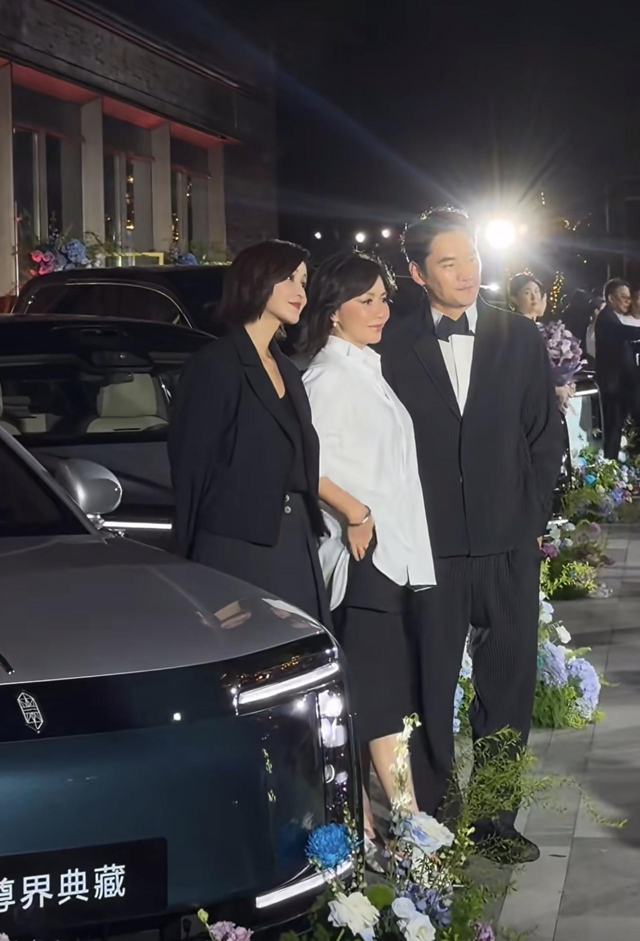 太豪气了！刘嘉玲、陈赫、贾乃亮、袁弘夫妇组团提新车，全是买的百万级的商务电车，老