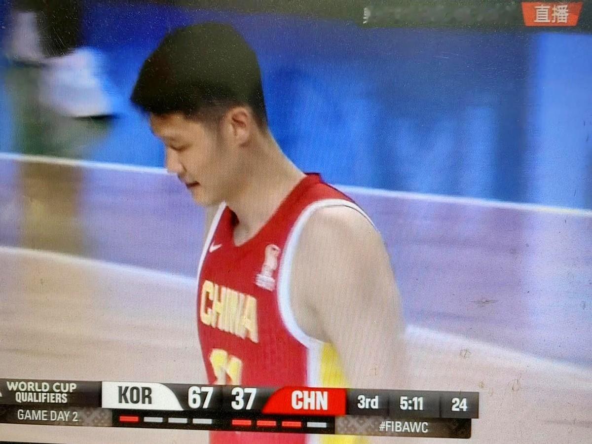 大前锋胡金秋淡厚这引出对郭士强选男篮名单的讨论，有人觉得不合理，还列出自己当