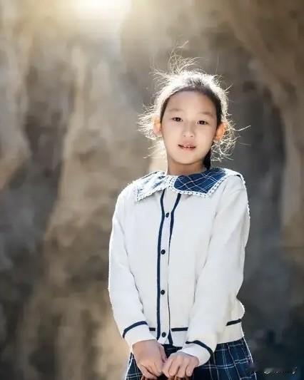 河南鲁山八岁小女孩子涵距今已经失联五天！11月20日，小子涵跟着70多岁的奶