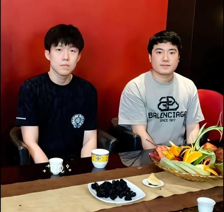 河北人和河北的人！这届网友真的特别有才！会说多说！照片是头哥和甜甜的合照。两个人