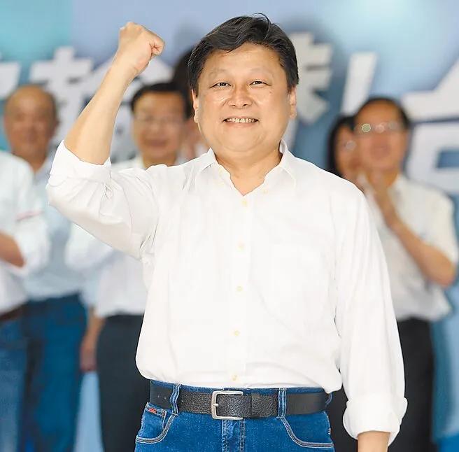 这不胡闹吗！给傅崐萁安排个新位置。安排个副手位置？但新班子刚搭起来。最