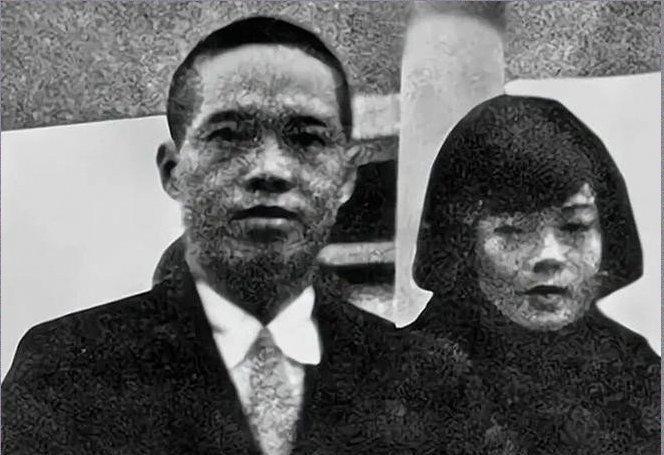 1919年，军官陈济棠在广东结识戏子莫秀英，旁人都以民间相术说法评价莫秀英，陈济