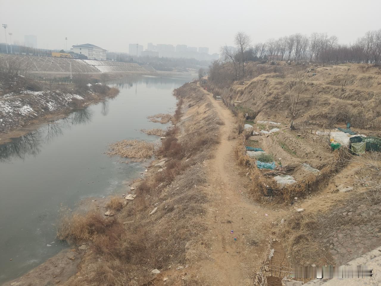 一说起现在的郑州市河道，给人的印象那叫一个好！美！得劲儿！可给你看一个不好的，不