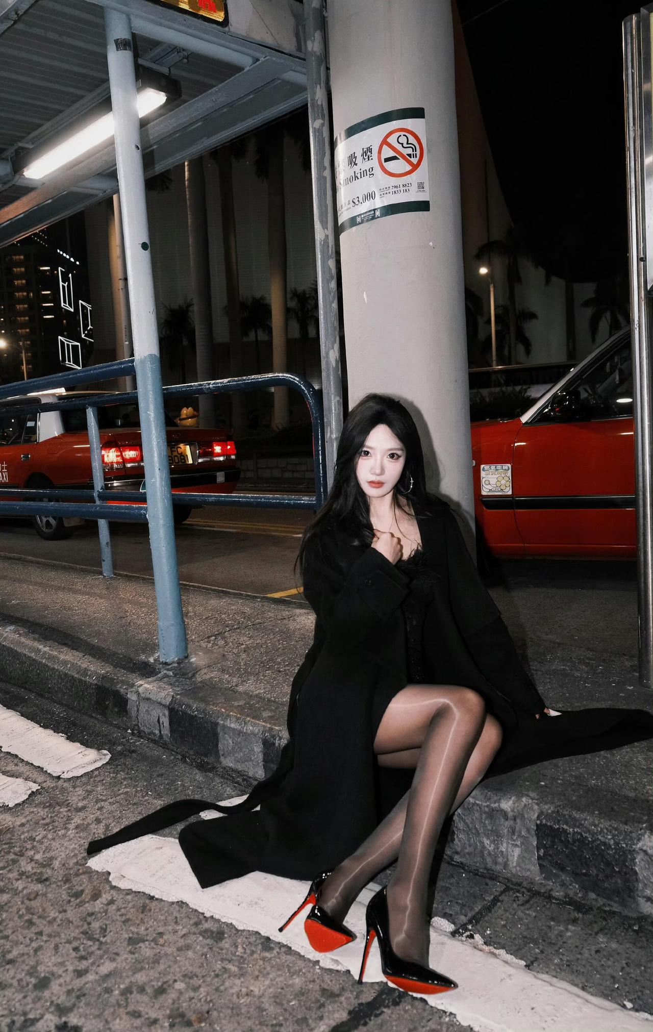 红底高跟鞋给的感觉​​​