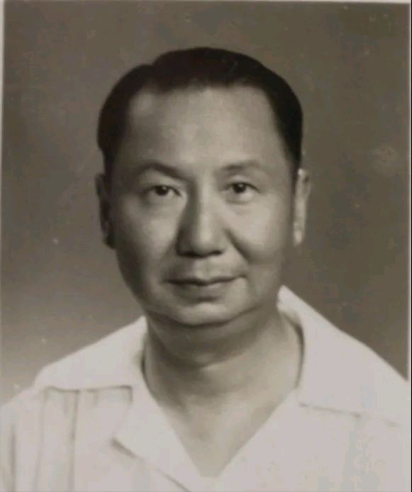 1996年，左宗棠第四代孙左景鉴想回上海，他写信给上海市委，请求能分一套低楼层的