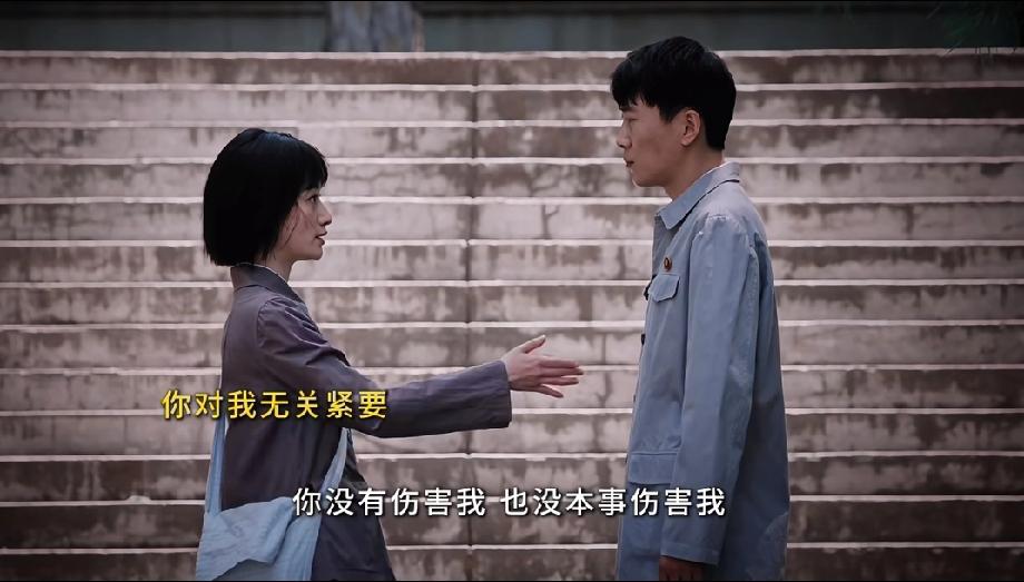 《纯真年代的爱情》的导演估计坐不住了！他怎么也没想到，自己的剧都还没播完，剧