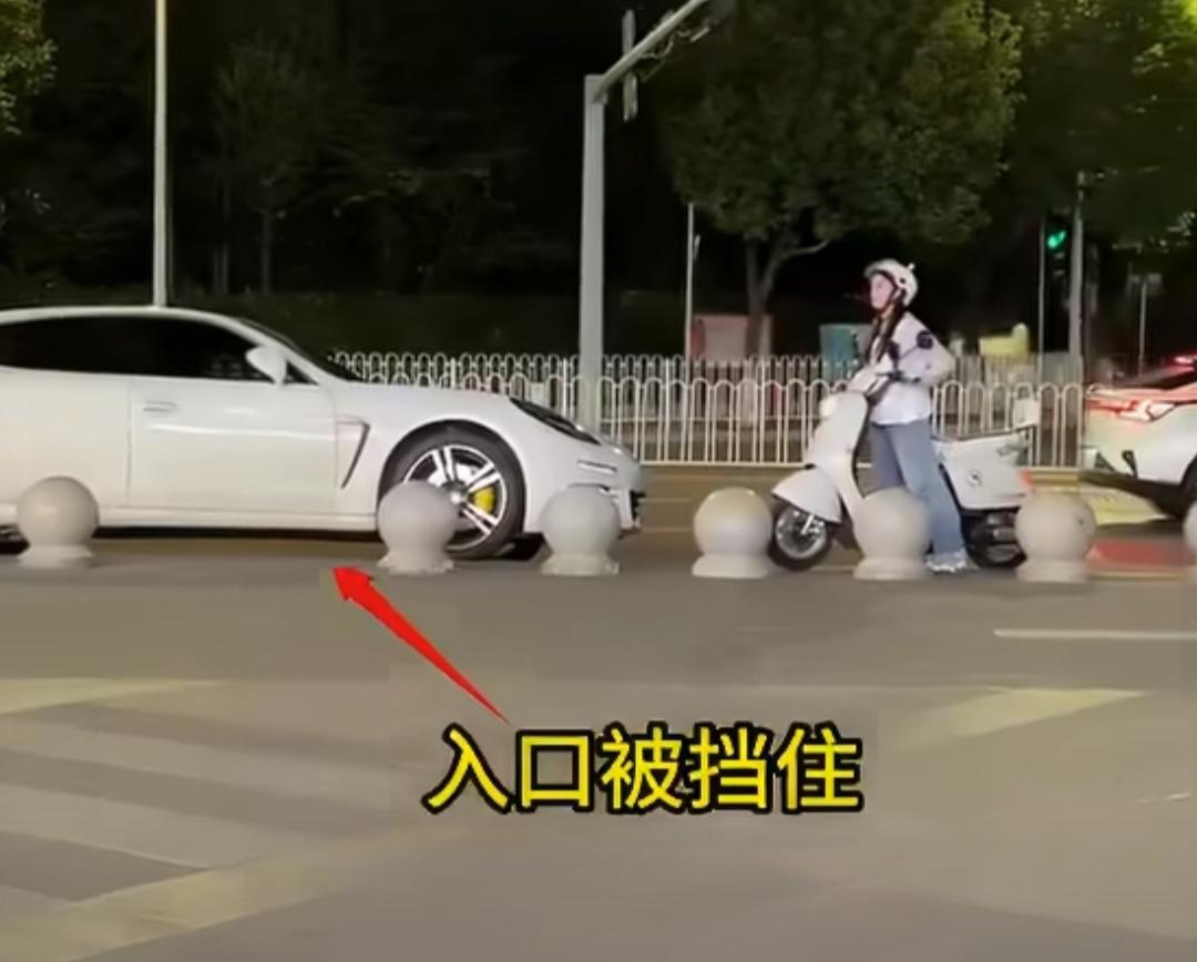 看到这一幕快笑不活了，力大无穷的鲁智深小姐姐，这几天火遍全国。有人乱停车，把电