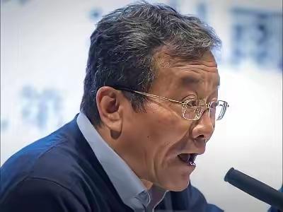 复旦大学教授王德峰，再次抛出惊人“言论”！他表示，今日之中国纵欲汹汹，各种欲望，