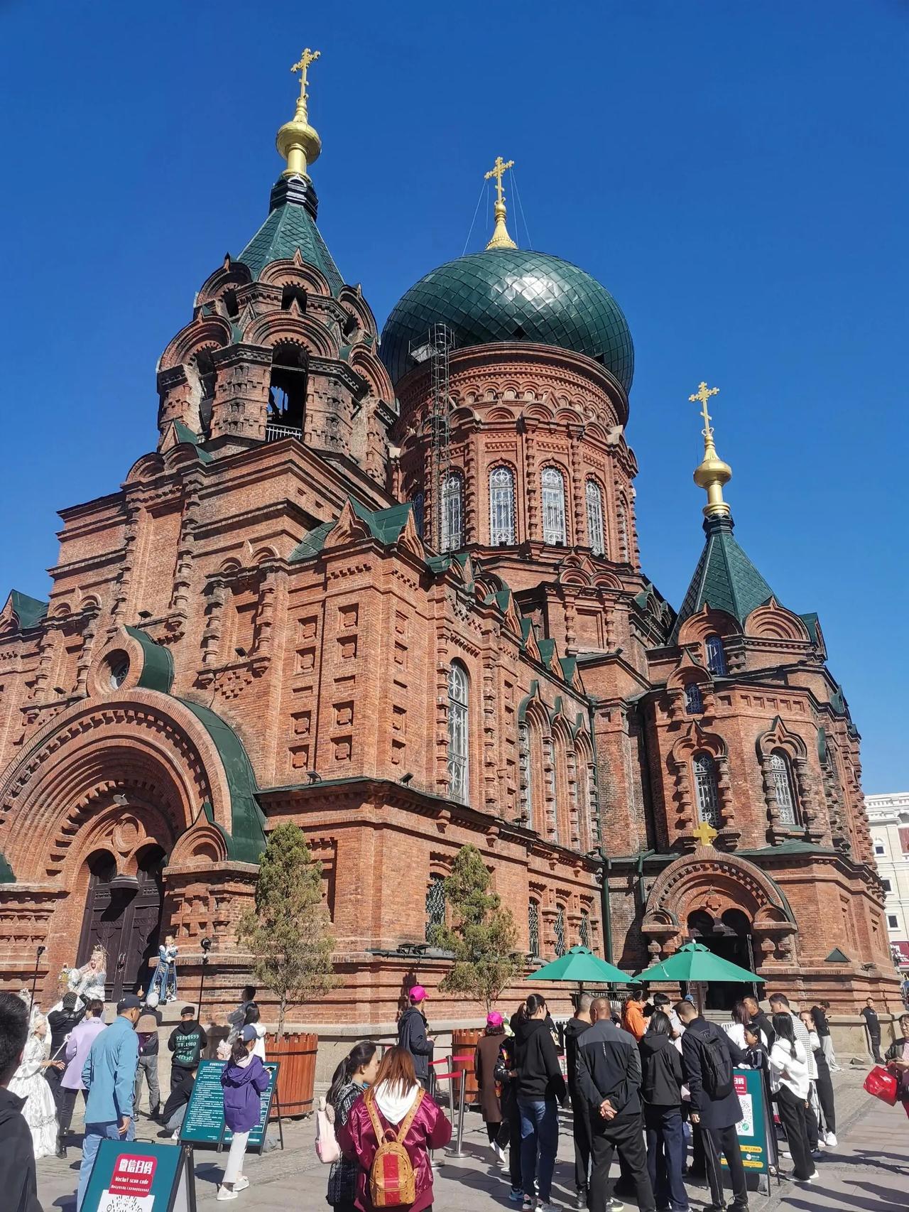 有人说哈尔滨今年不火了，实话告诉你，哈尔滨今年不是不火了，而是已经不需要在网上大