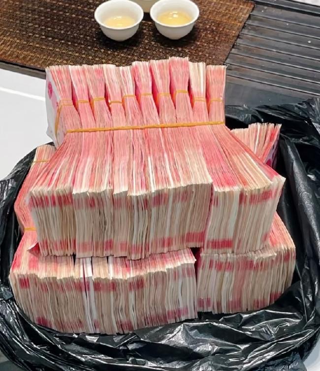 别小看手里的50万存款。如果一个普通家庭现在能拿出50万元现金，名下有一套10