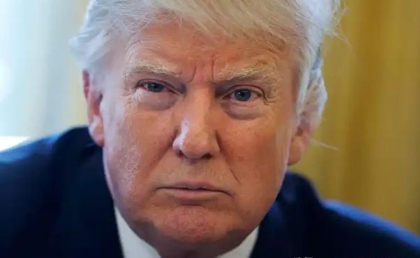 055大驱的垂发单元盖板已经打开，特朗普那几十亿的军售瞬间成了废纸！这次不是抗议