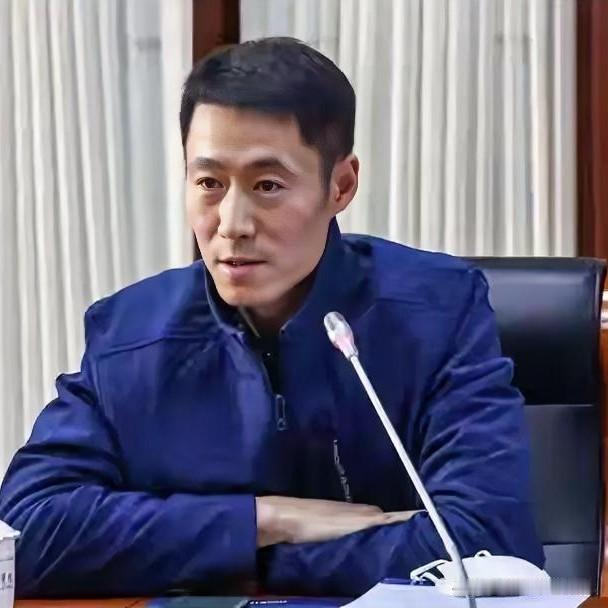 没有庆功，没有客套。乒协主席王励勤在大连站收官后，拉着一屋子人开了近6小时的关门