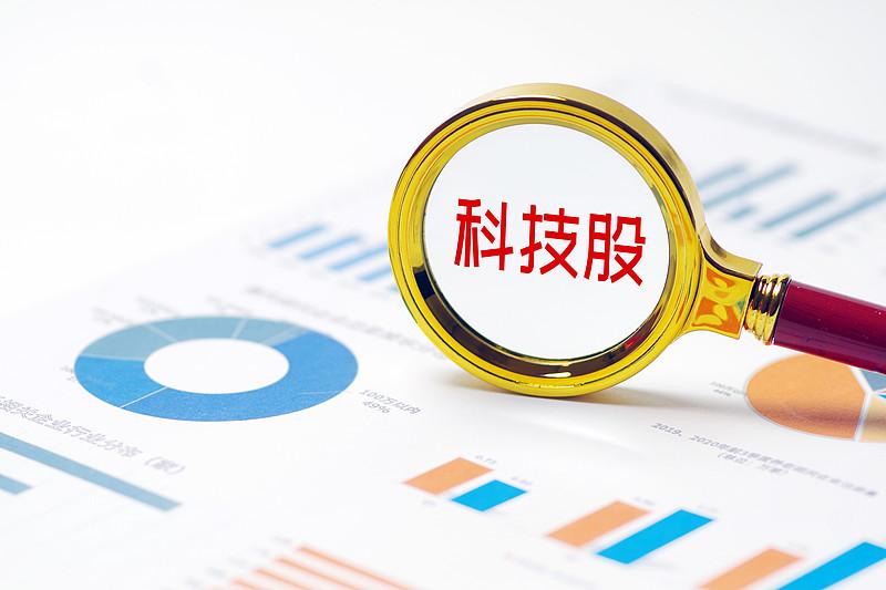 最近蹲了不少机构研报和行业动态，发现适合长期拿的科技股，基本都踩中了实打实的产业