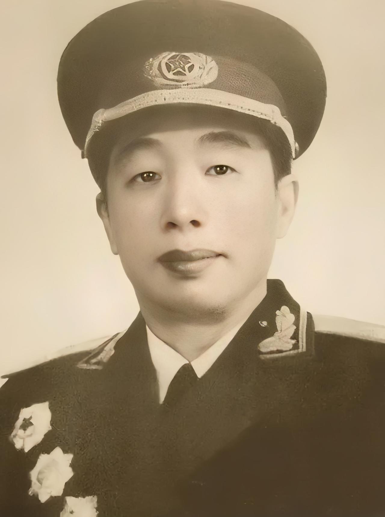 1955年大授衔，郭化若拟定上将，他当然有这个资历。郭化若的革命资历非常老，毕业