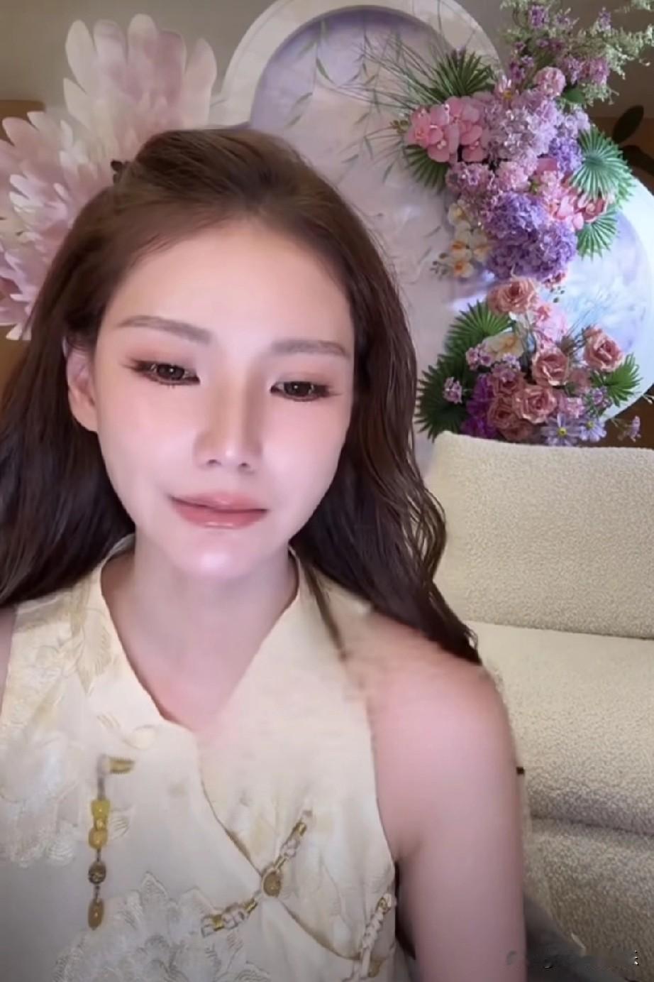 马筱梅替母亲打抱不平说为了照顾小玥儿都没管她儿子看她眼里含泪还以为受了多大委