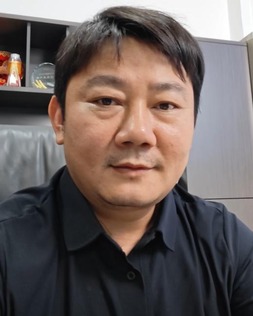 张雪团队现在应该已经意识到了。他虽然在机车领域上有所成就。但他身上存在一