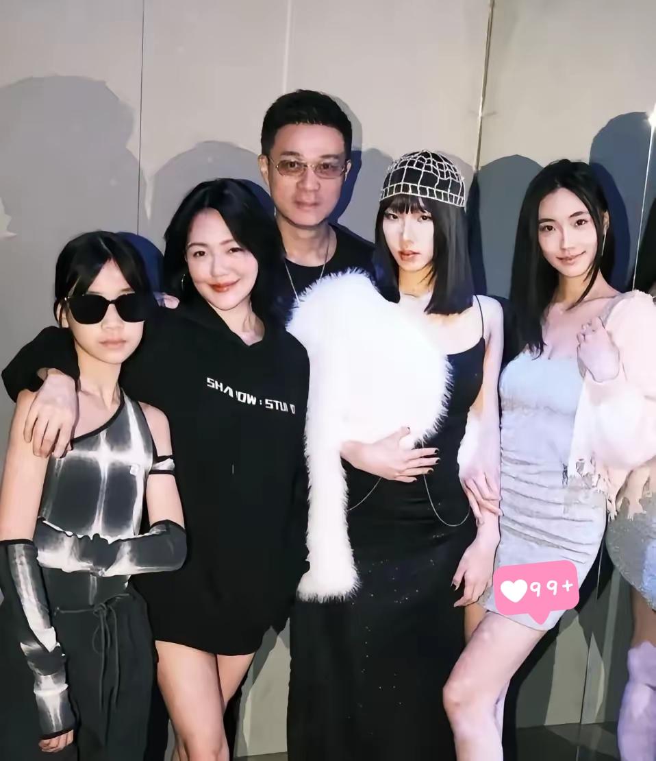 大S走后，S妈这出“孝道绑架”太难看！​​小S全家去澳洲度假没带亲妈，S妈直接