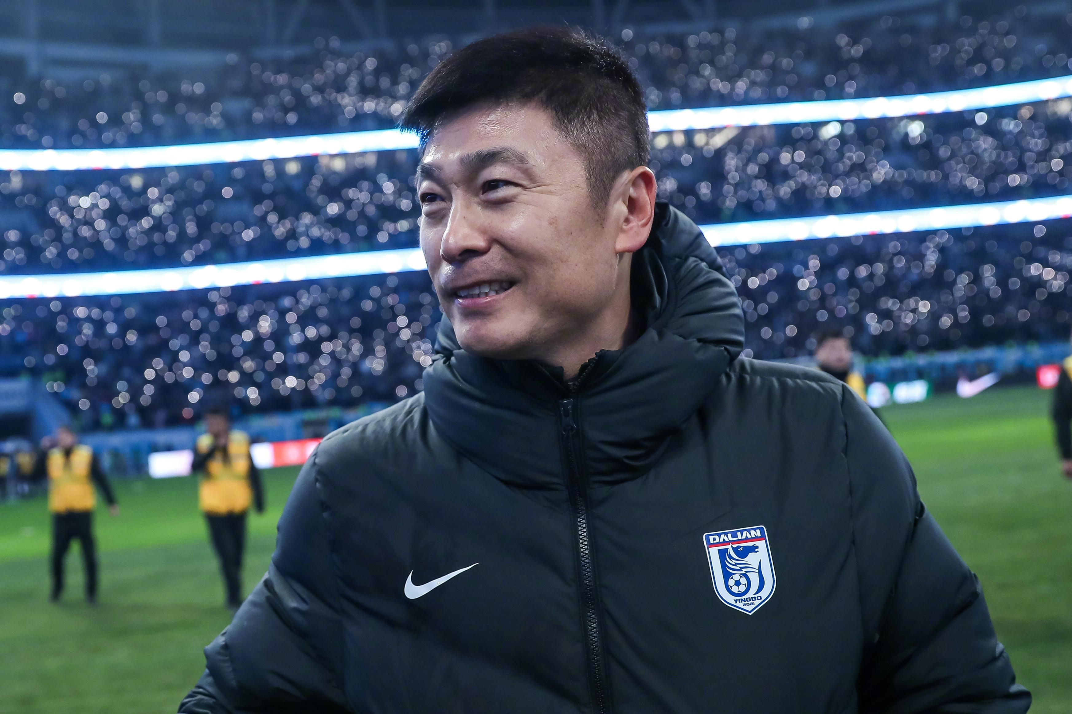 中超第7轮，大连英博客场1-0击败辽宁铁人，豪取五连胜，积分榜稳居前三！全场比赛