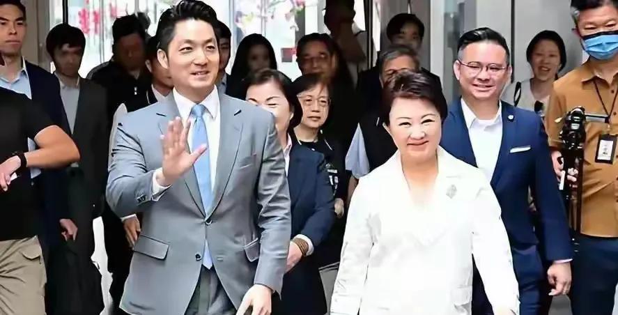 卢秀燕跟进郑丽文，抛出“在野大联盟”构想，蒋万安回应来了！就在9月13日，卢秀