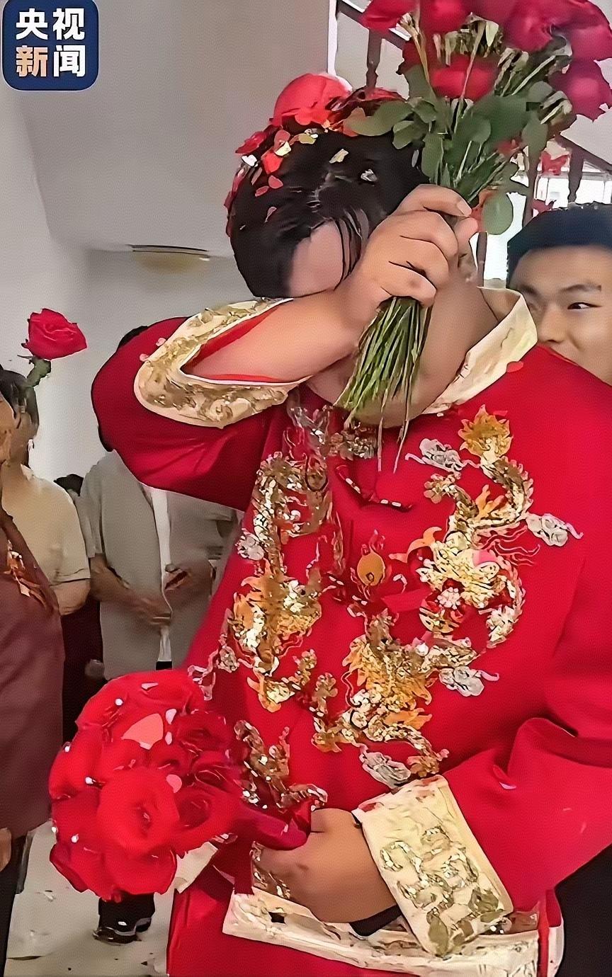 谁能想到，一场再普通不过的接亲，直接火上央视，戳哭千万网友！江苏连云港，新