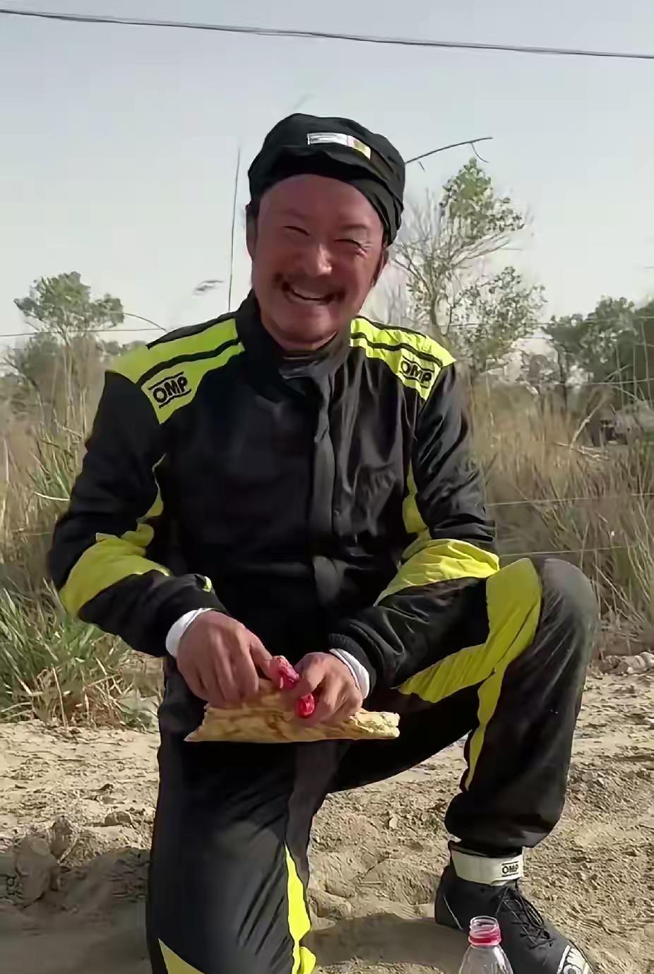 一觉醒来，吴京直接火出娱乐圈，不是因为他的演技有多牛，而是在环塔拉力赛中他车