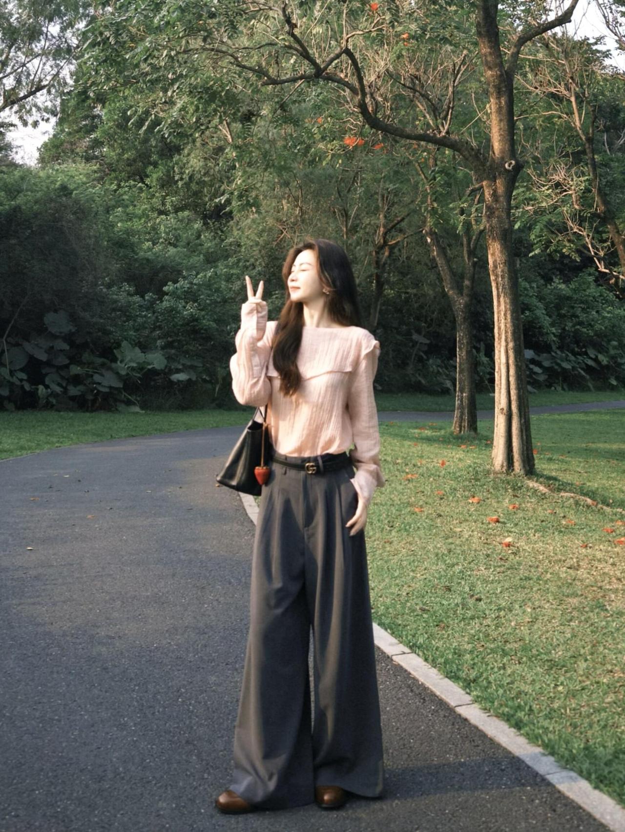 生活简单点快乐多点，不纠结不内耗，自在温柔过日常。简单快乐女生日常松弛感日