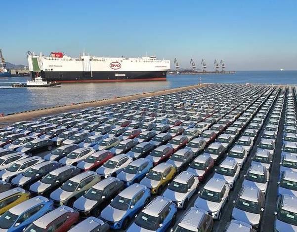 欧美车企慌了！中国汽车从卖产品到输出造车逻辑面对中国汽车的冲击，欧美传统车企