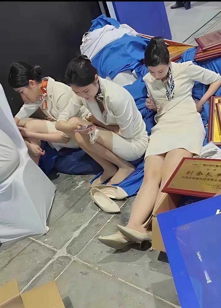 深圳icon某站台后台休息区！
