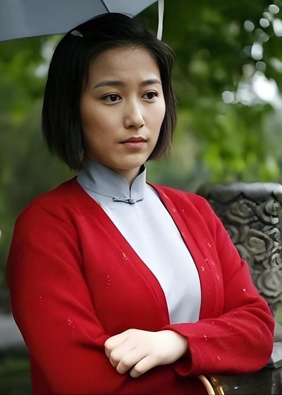 《八千里路云和月》，发现一个宝藏女演员，就是在剧中饰演忠诚的中共地下党员