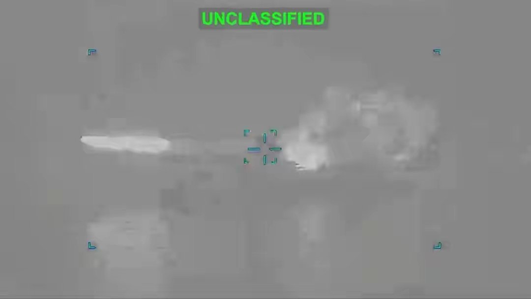 伊朗军队誓为遭击沉军舰复仇悲壮！被击沉也要发射导弹伊朗海军的“亮剑”精神这是一艘