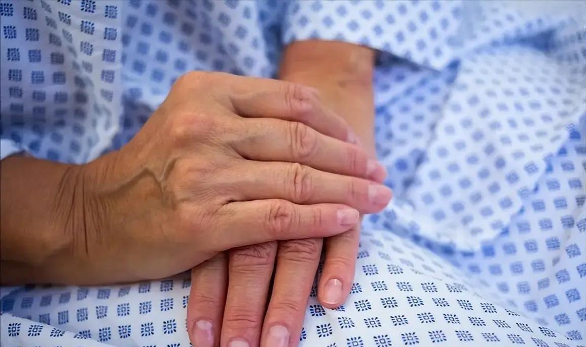 很多肿瘤患者做完治疗后，最关心的就是癌细胞到底有没有被真正控制住。别光凭自己感觉