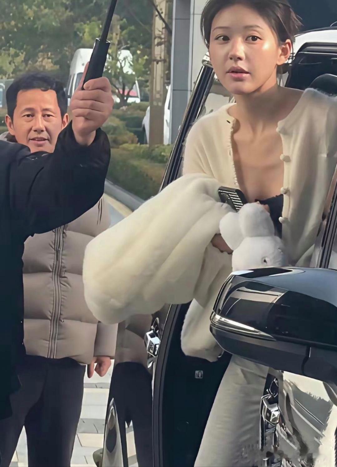 和老爸简直一个样，真不明白说整容的咋寻思的