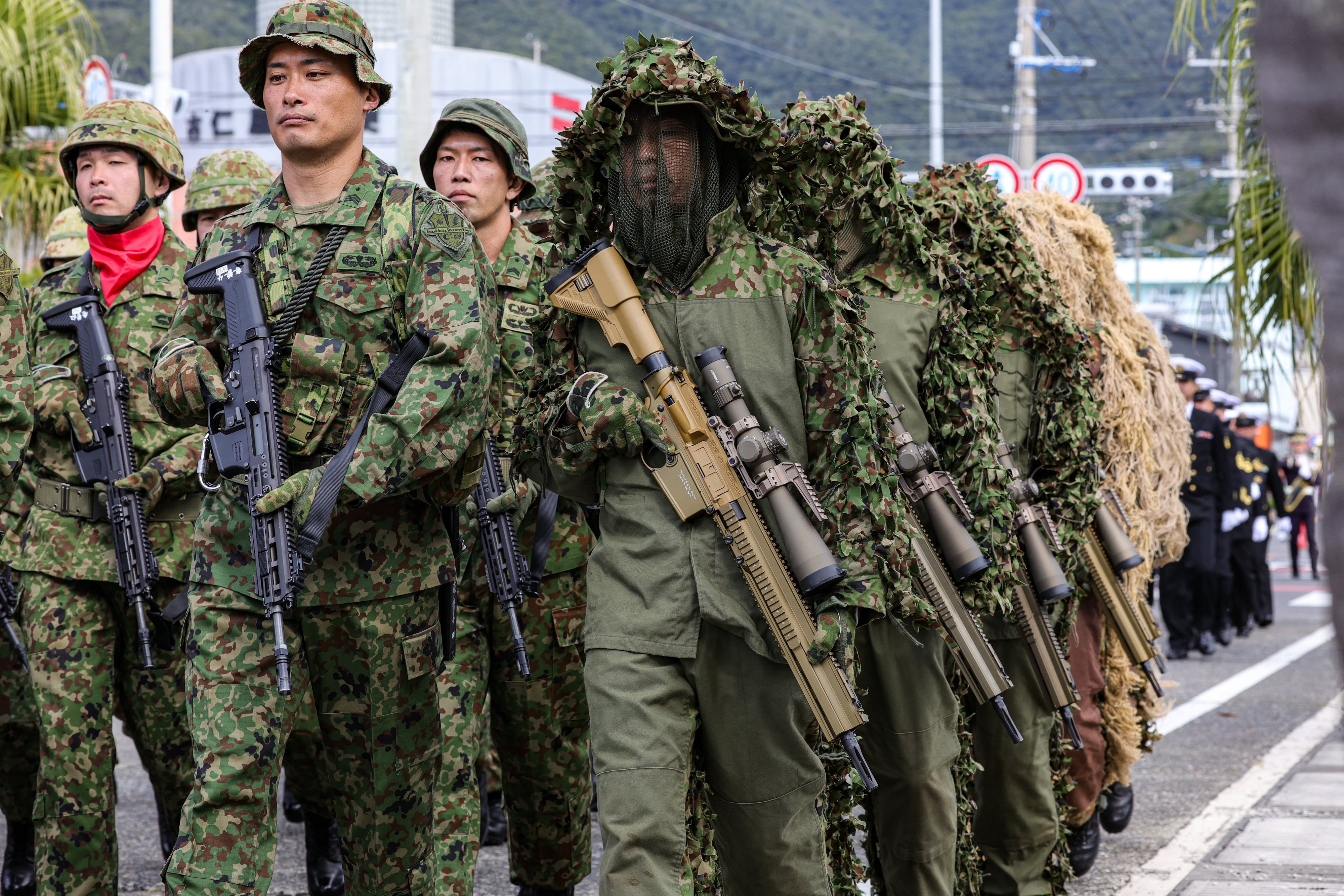 陆自奄美警備隊普通科中隊，已装备20式小銃和G28E2狙击步枪烽火问鼎计划