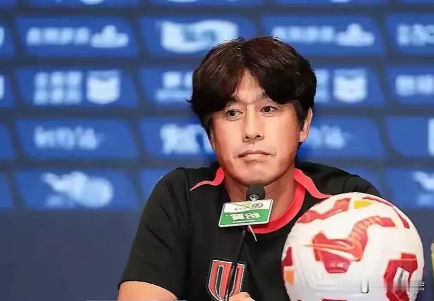 亚冠蔚山现代VS成都蓉城开战在即，建议主教练徐正源做这3件事：1.不要大面积